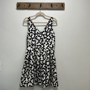 TAYLOR White With Black Polka Dot Sleeveless Dress With Pockets Size 6